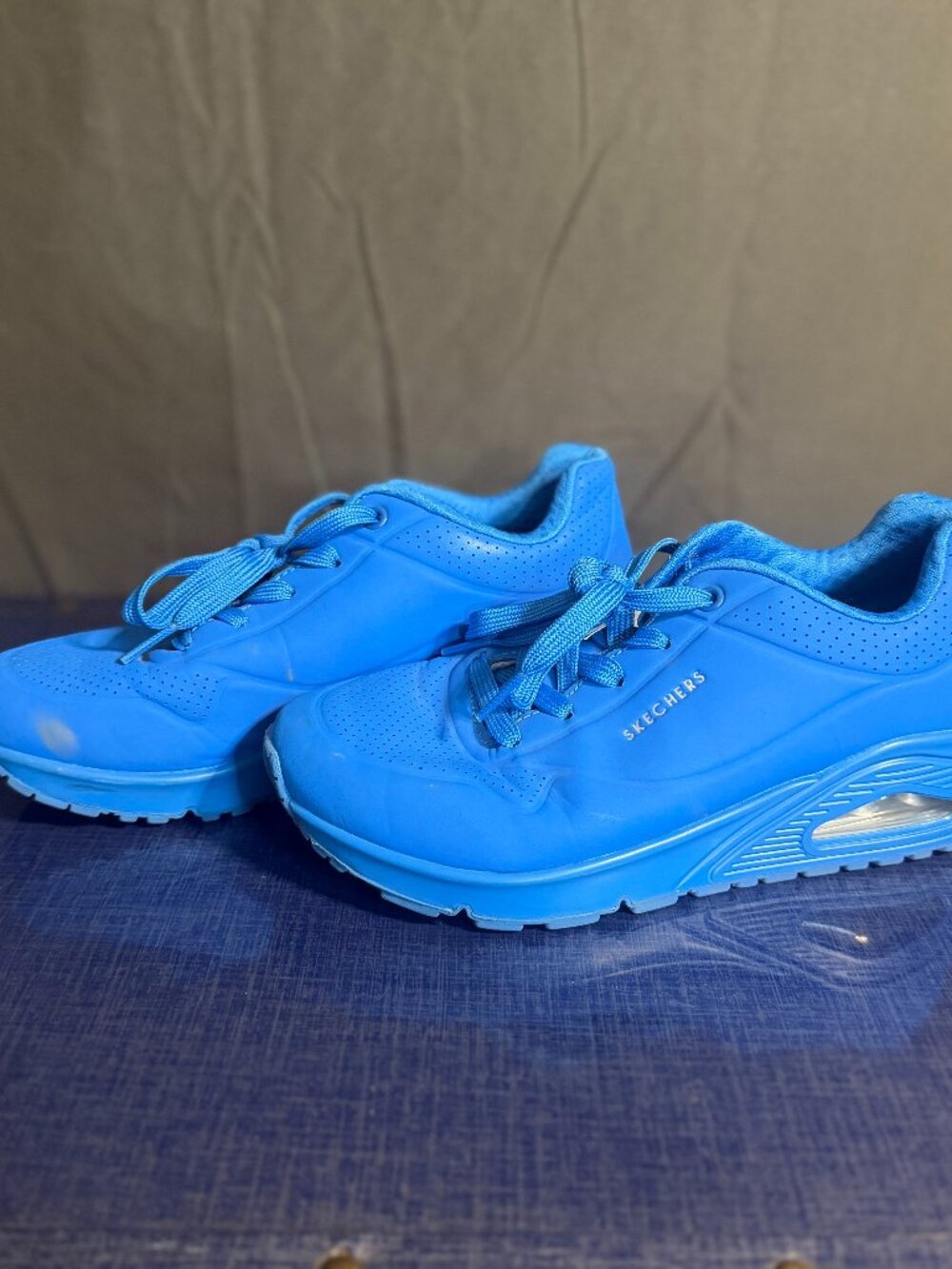 Sketchers UNO Running Sneaker